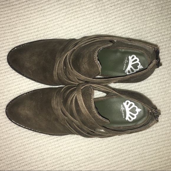 BRAND NEW Green/Gray booties - never worn - Picture 4 of 6